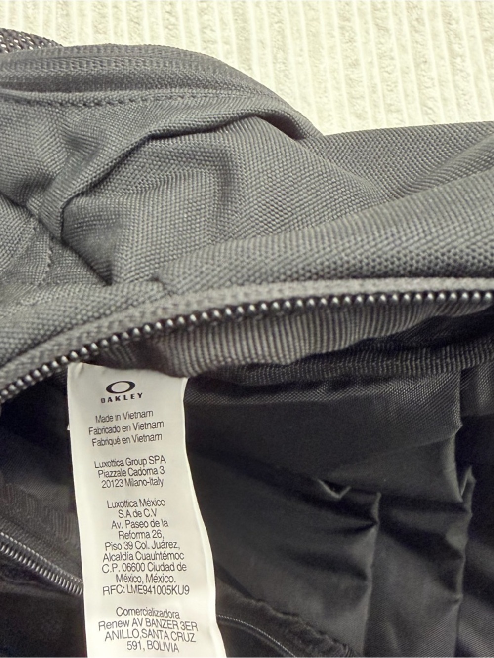 Oakley Enduro 3.0 Backpack - Picture 6 of 8